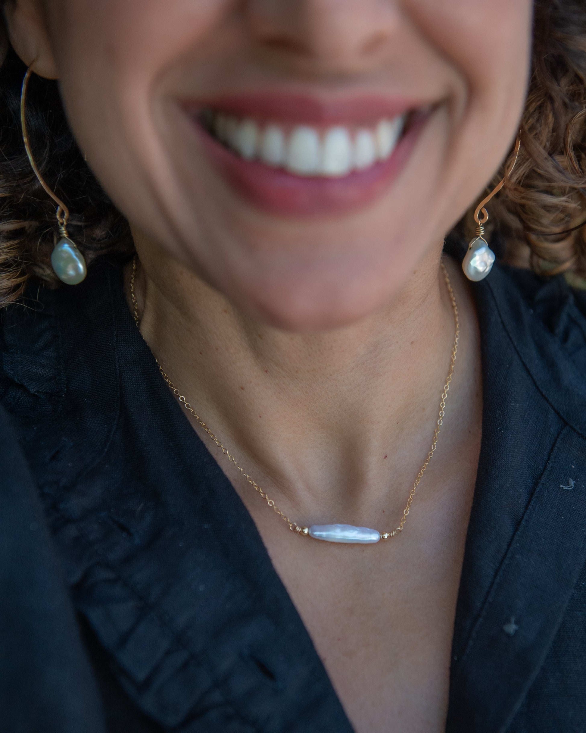 Biwa Pearl Bar Minimal Necklace