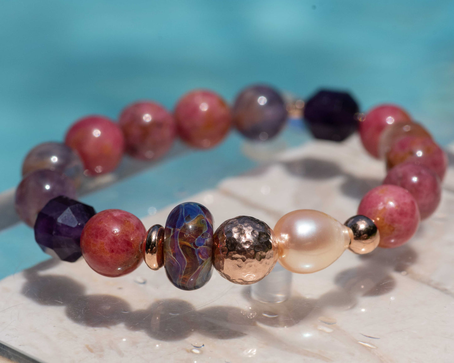 Thulite & Amethyst Glass Beaded Bracelet