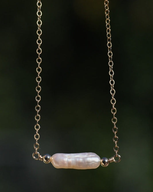 Biwa Pearl Bar Minimal Necklace